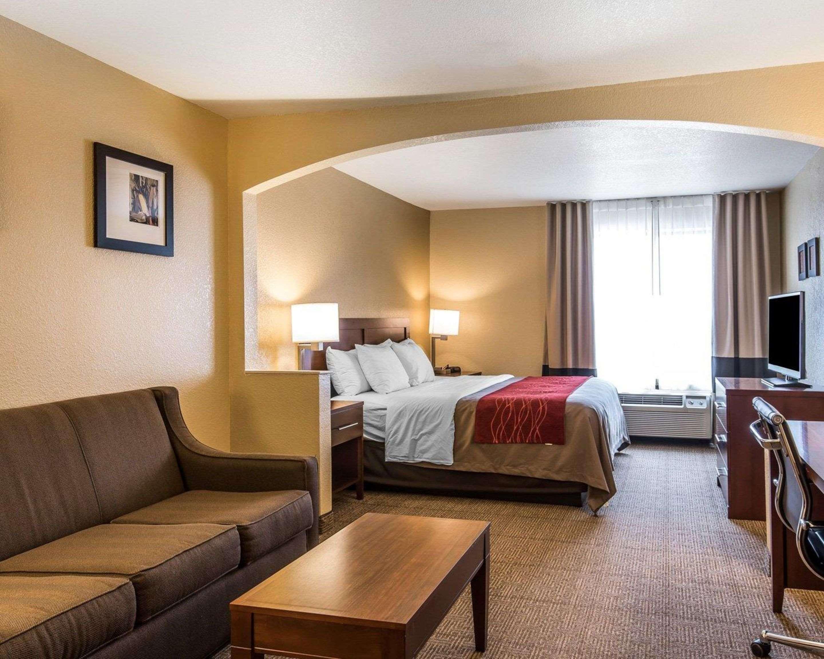 Quality Inn & Suites Bethany Екстериор снимка