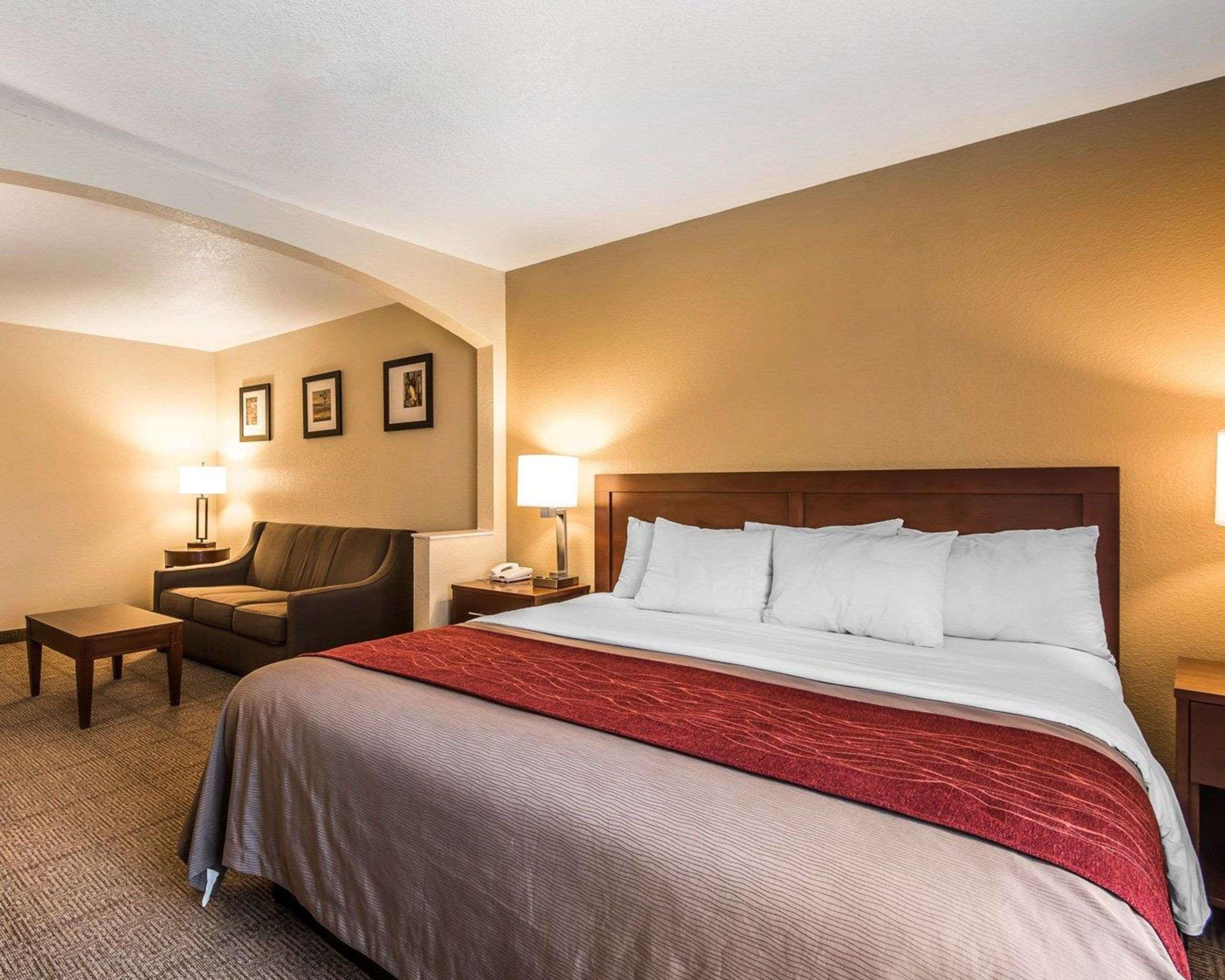 Quality Inn & Suites Bethany Екстериор снимка