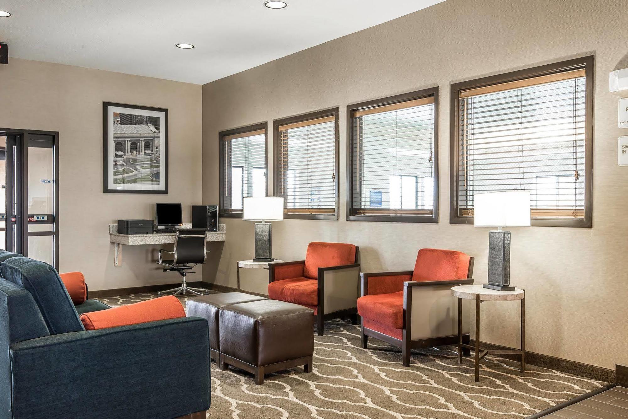 Quality Inn & Suites Bethany Екстериор снимка