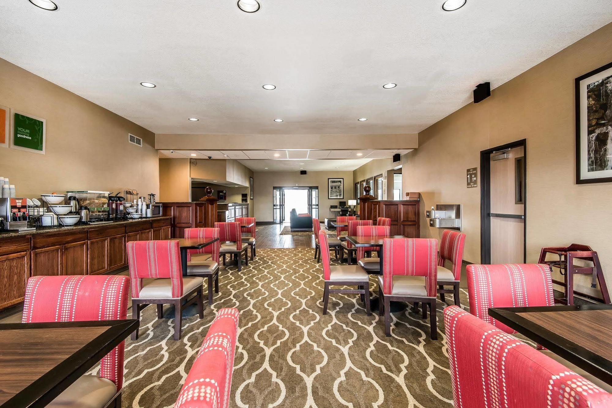 Quality Inn & Suites Bethany Екстериор снимка
