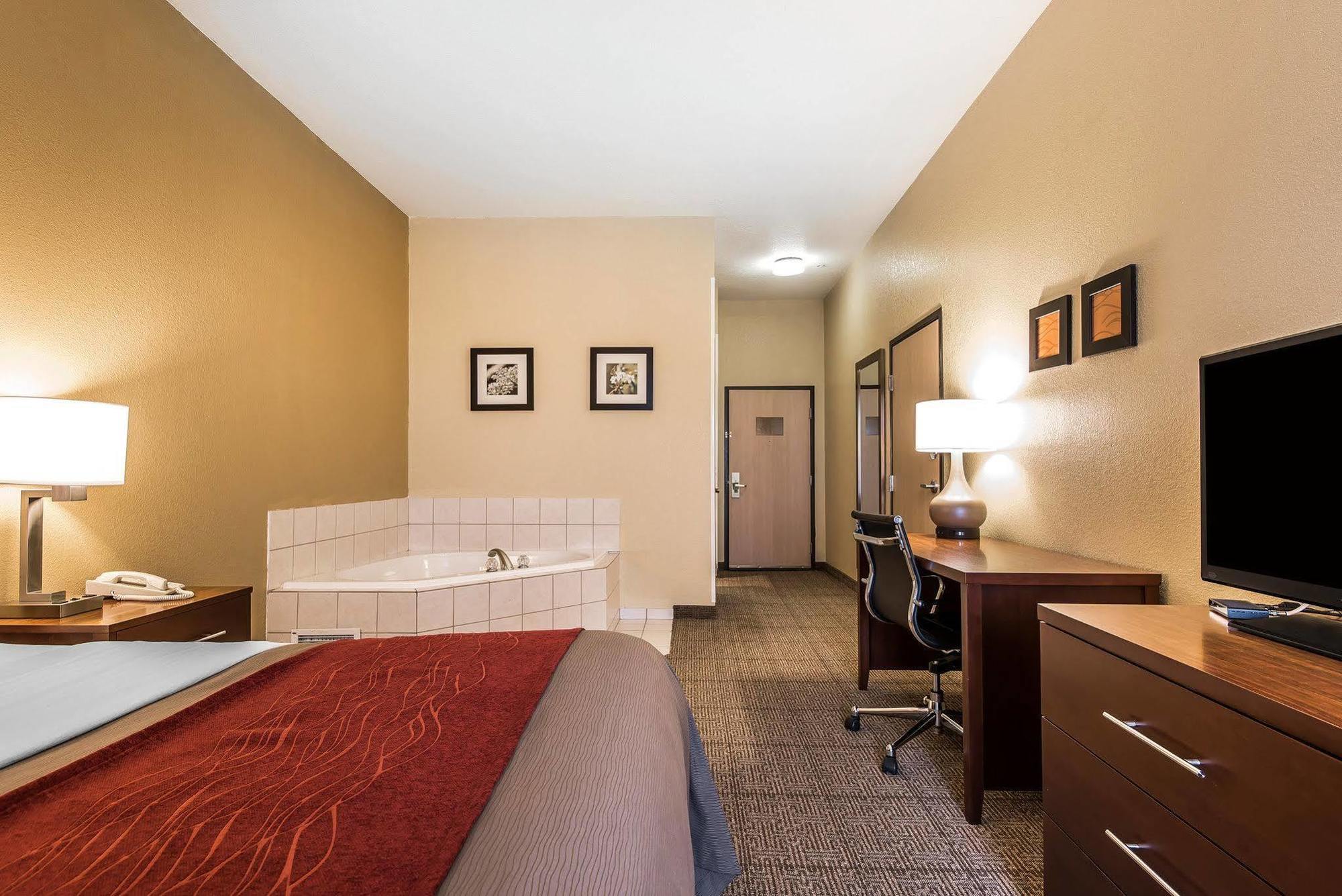 Quality Inn & Suites Bethany Екстериор снимка